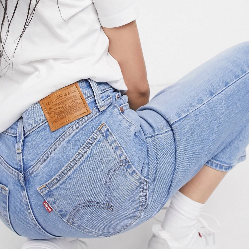 Levi’s rib cage ankle grazer straight leg jeans